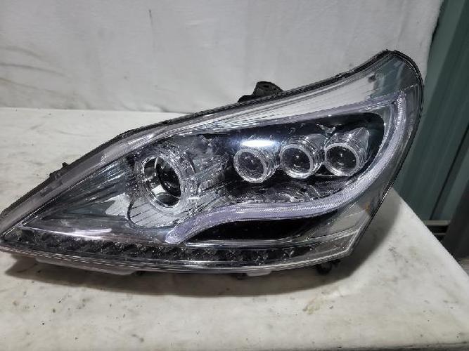 Headlight Left (LH) Hyundai Equus (2014)