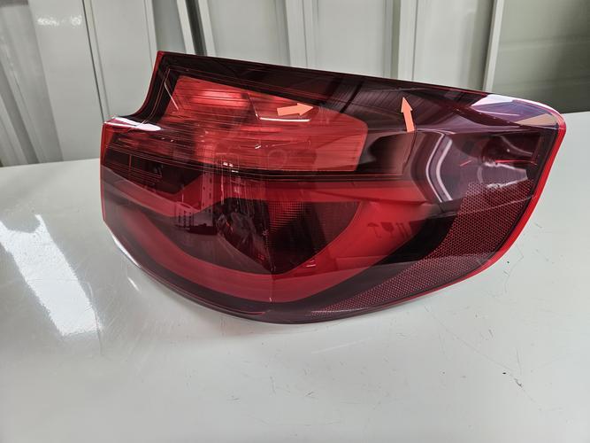 Фонарь задний правый внешний BMW 5 Series (2020)