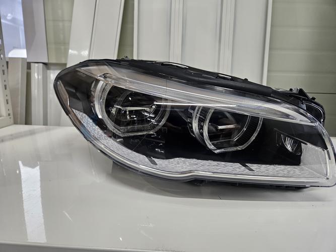 Фара передняя правая BMW 5 Series (2016)