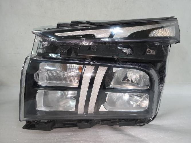 Headlight Left (LH) Hyundai Santa Fe (2020)