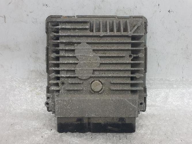 Блок управления двигателем (ECU) Volkswagen Golf (2010–2013)