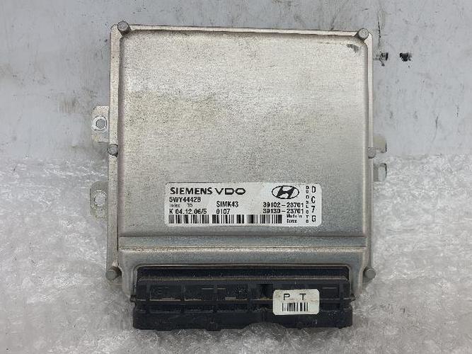 Блок управления двигателем (ECU) Hyundai Tuscani (2007)