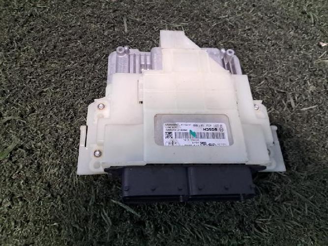Блок управления двигателем (ECU) Land Rover Discovery (2016)