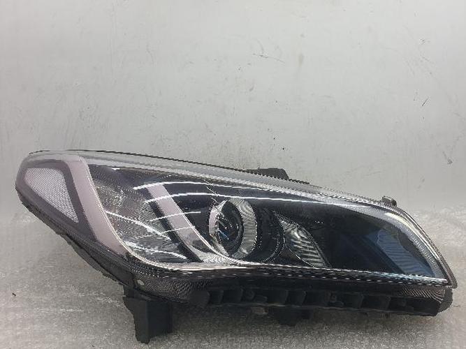 Фара передняя правая Hyundai Sonata (2015)