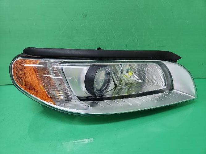 Фара передняя правая Volvo S80 (2007)
