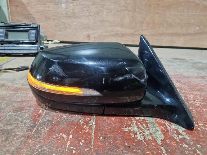 Side Mirror Right (RH) Hyundai Genesis (2016)