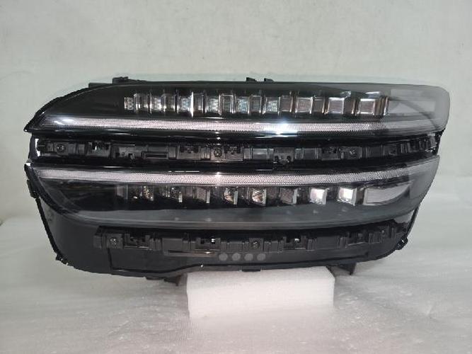 Headlight Left (LH) Genesis GV70 (2024)