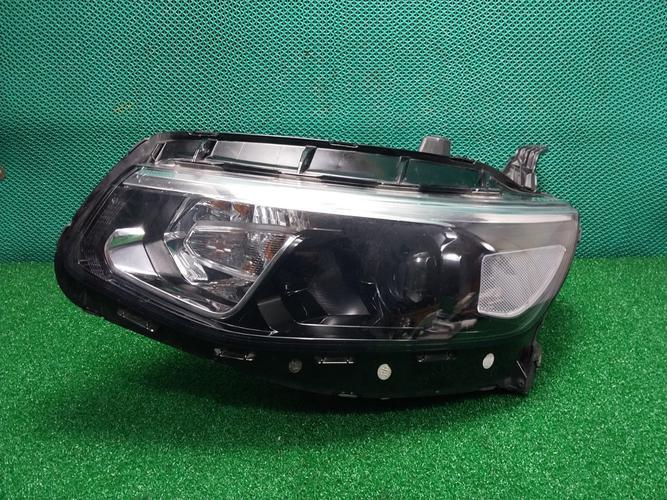 Headlight Left (LH) Chevrolet Malibu (2017–2018)
