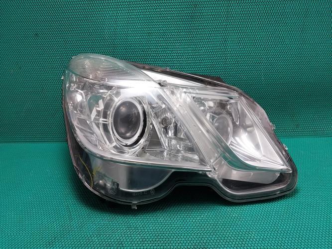 Headlight Right (RH) Mercedes-Benz E-Class (2014)