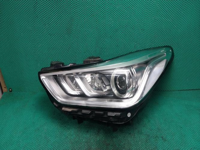 Headlight Left (LH) Genesis (2017)