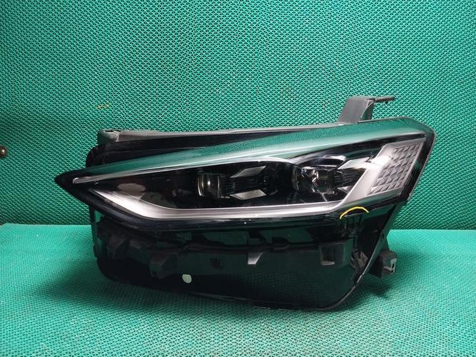 Headlight Left (LH) Kia K8 (2022–2024)