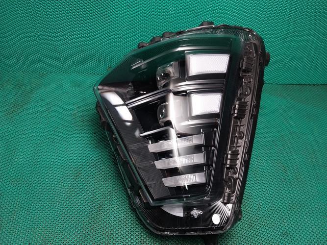 Headlight Left (LH) Hyundai Kona (2024–2025)