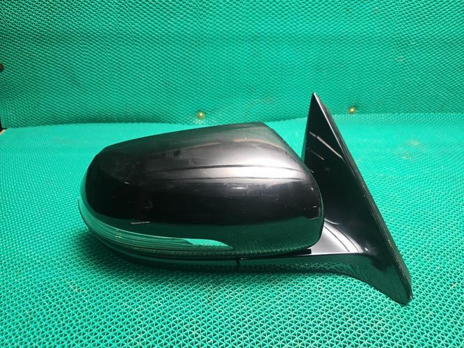 Side Mirror Right (RH) Hyundai Genesis (2016)