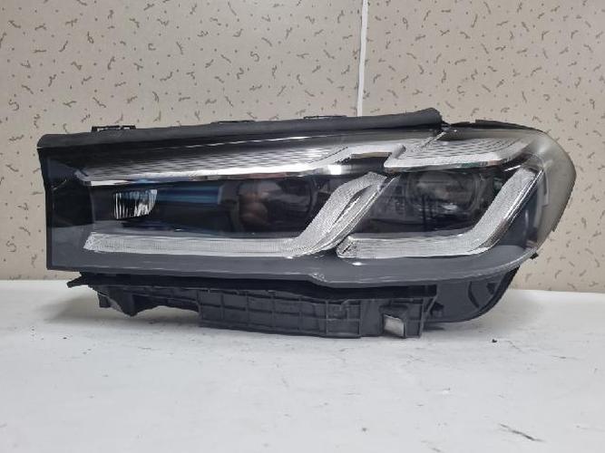 Фара передняя левая BMW 5 Series (2020–2022)