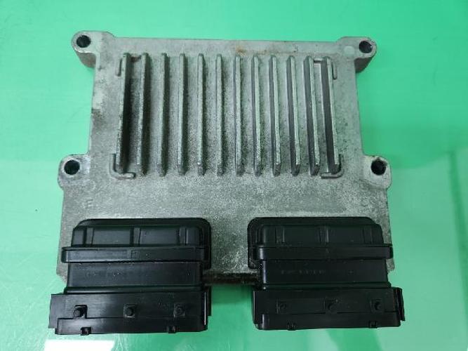Engine Control Unit (ECU) Hyundai Genesis (2013)