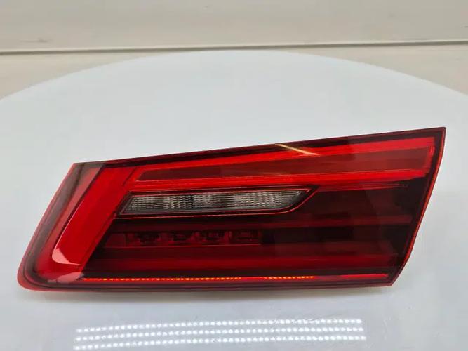 Tail Light Right (RH) Inner (tailgate) BMW 5 Series (2021)