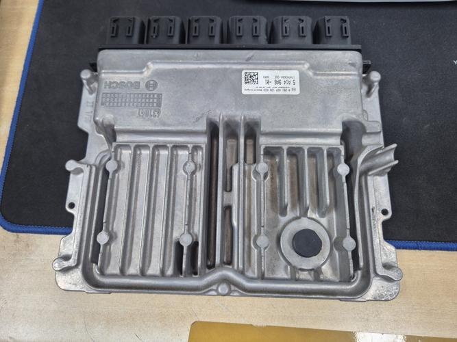 Блок управления двигателем (ECU) BMW 5 Series (2021)