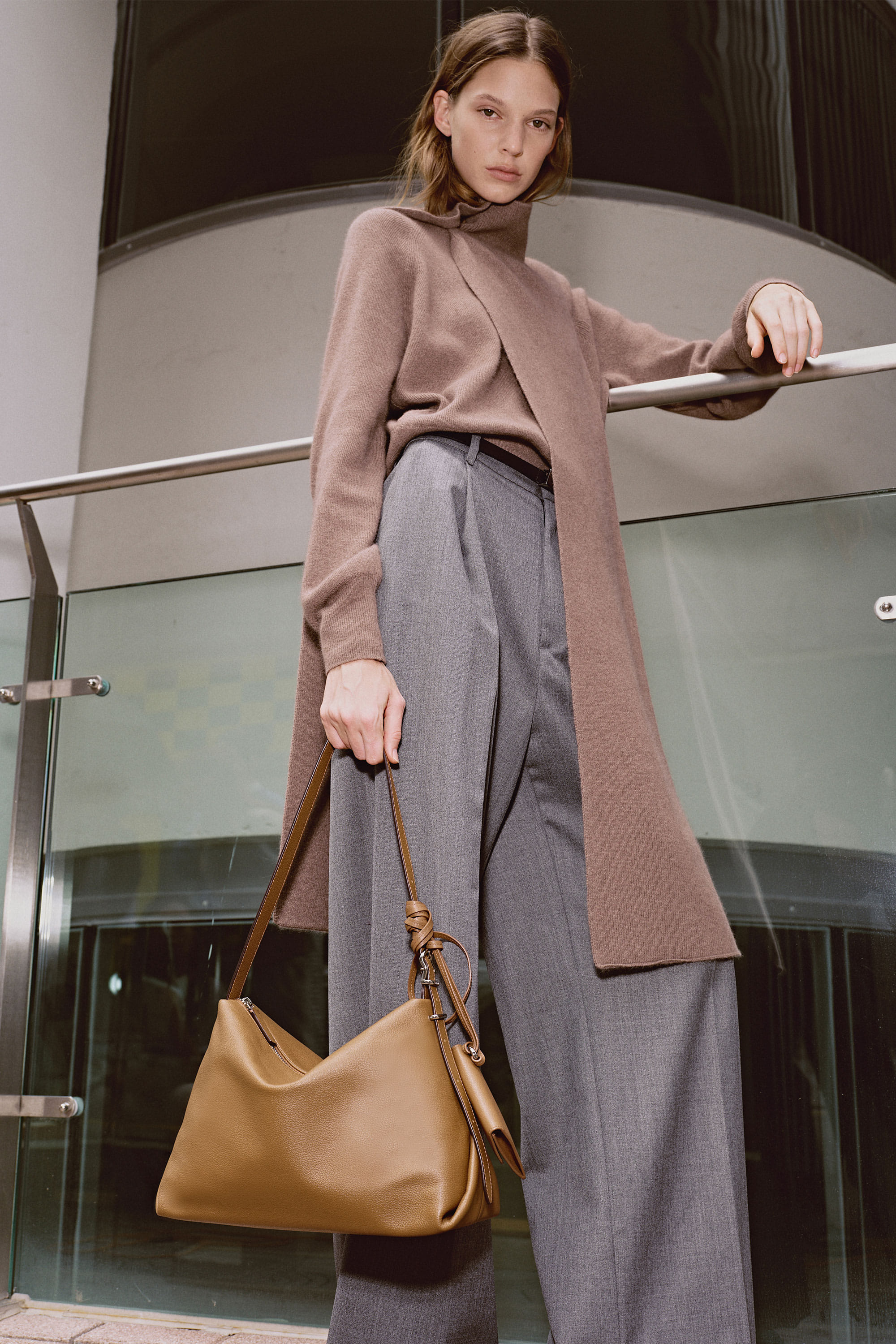 ★VANROHE★ RENAI shoulder Medium B00492 RENAI shoulder Medium B004-92 - VAN ROHE