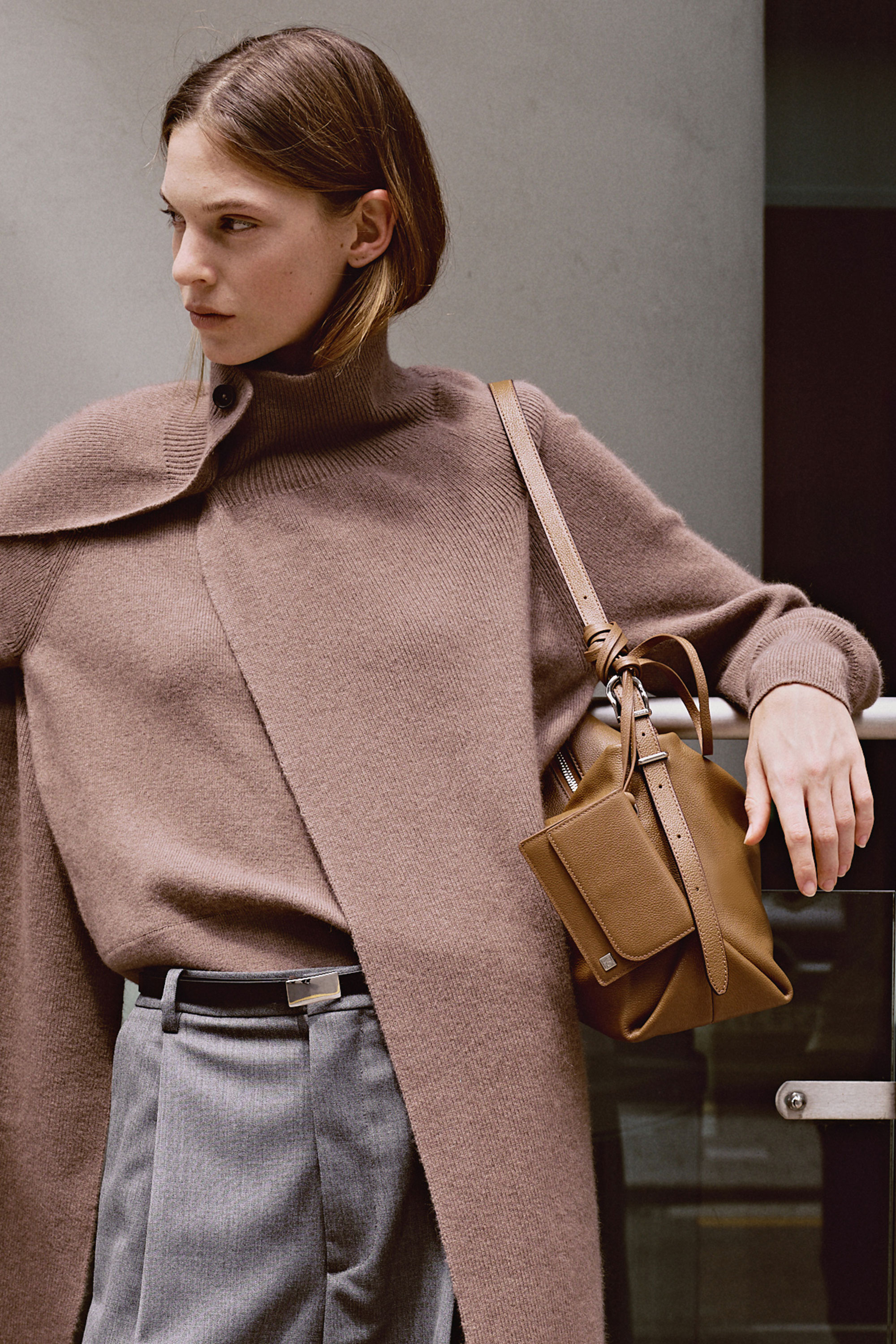 RENAI shoulder Medium B004-92 - VAN ROHE