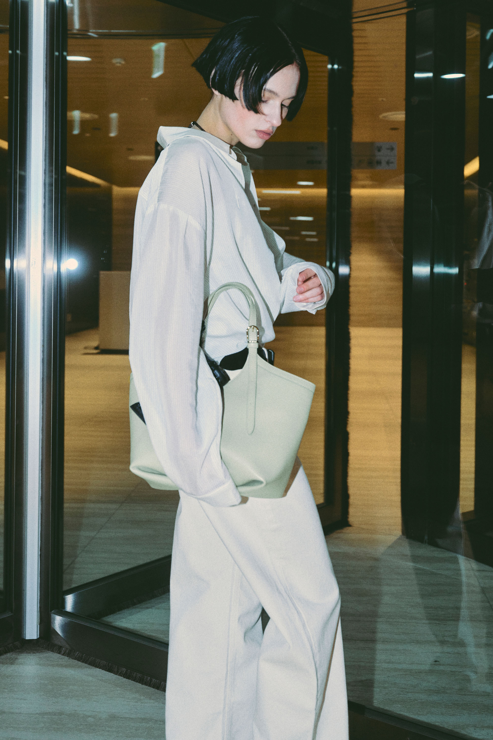 Shop - - REV - VAN ROHE
