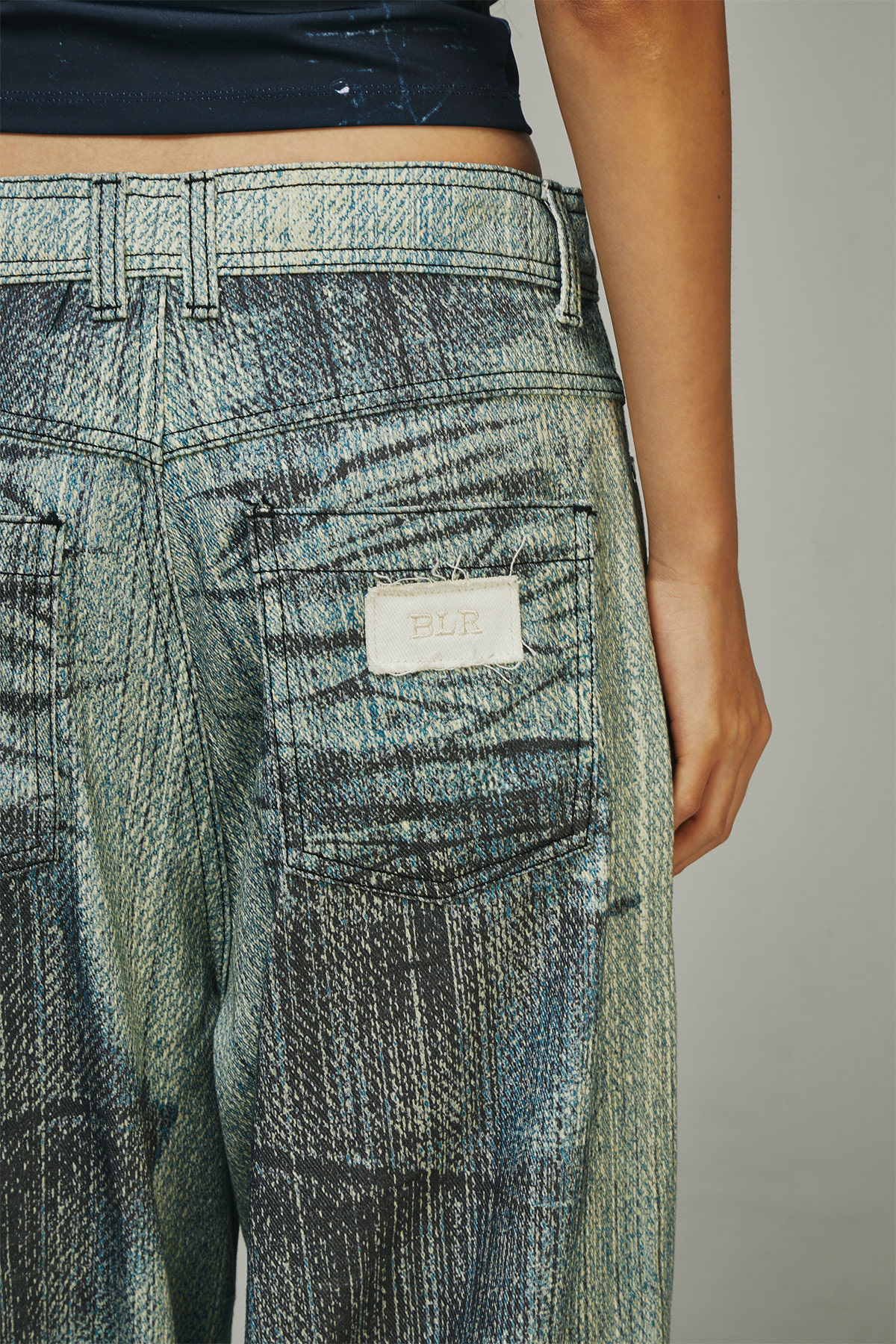 【BLR】Green Printed Wide Denim Pants 비엘알(BLR) Green Printed Wide Denim Pants - 사이즈 & 후기