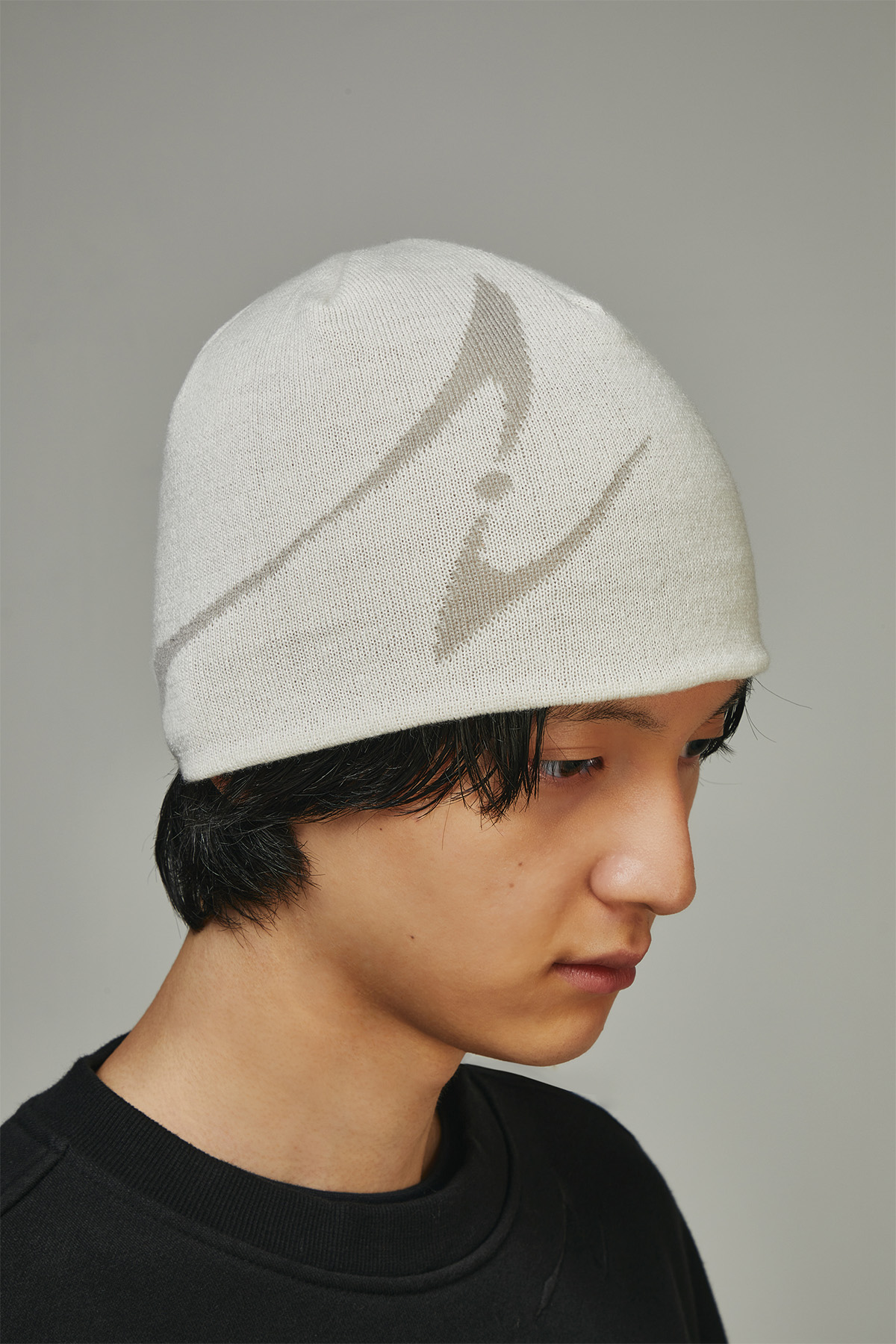 【BLR】BLR Curved Logo Beanie Ivory 비엘알(BLR) BLR Curved Logo Beanie Ivory - 사이즈 & 후기