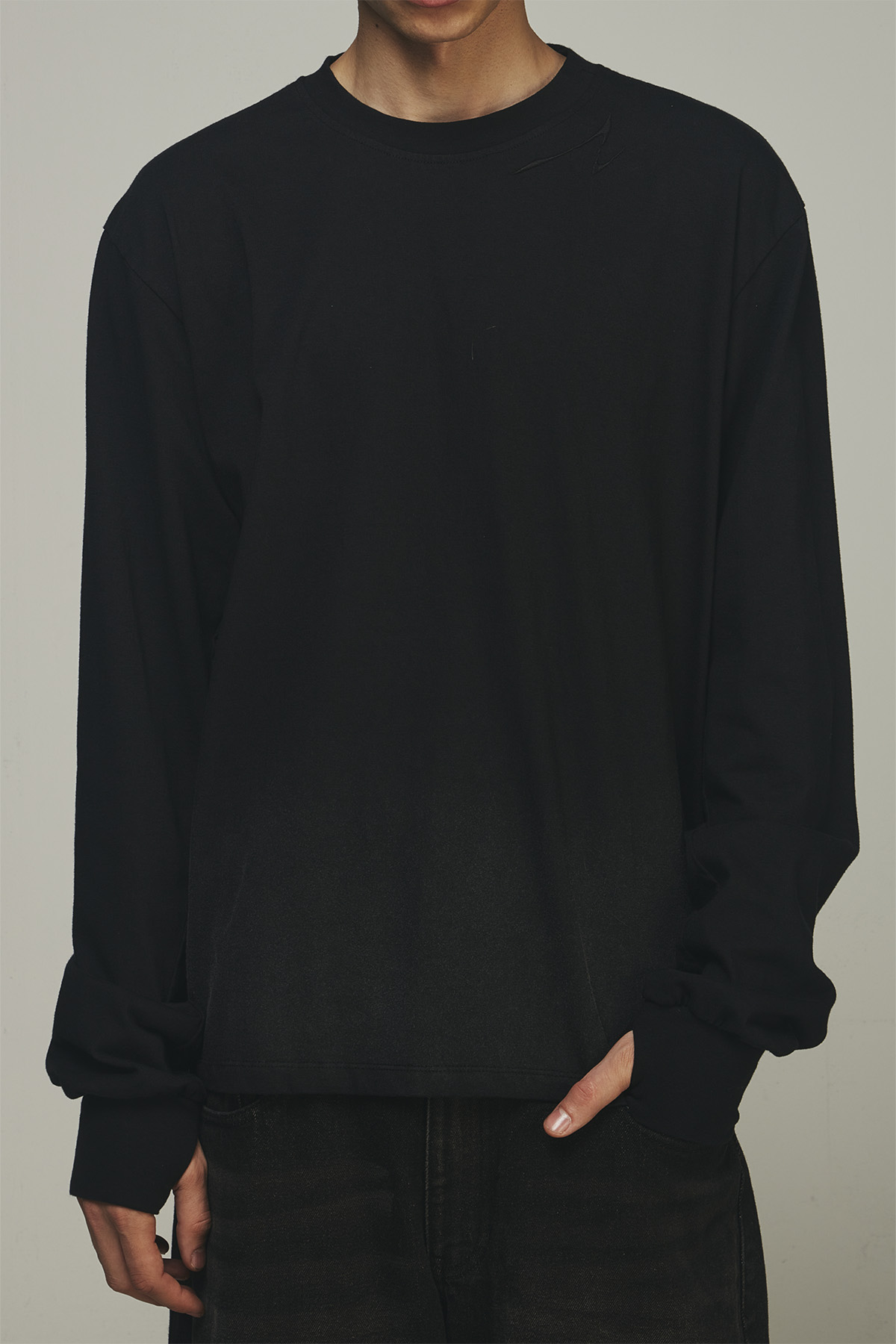 【BLUER】Destroyed Back Gradation Washing Long Sleeve BLR BLUER / Destroyed Back Gradation Washing LS T-Shirt（Buy