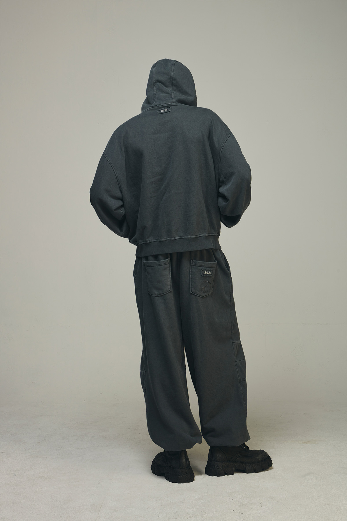 MUSINSA公式 | BLR Dyed Circle Logo Over-fit Hoodie Zip-up