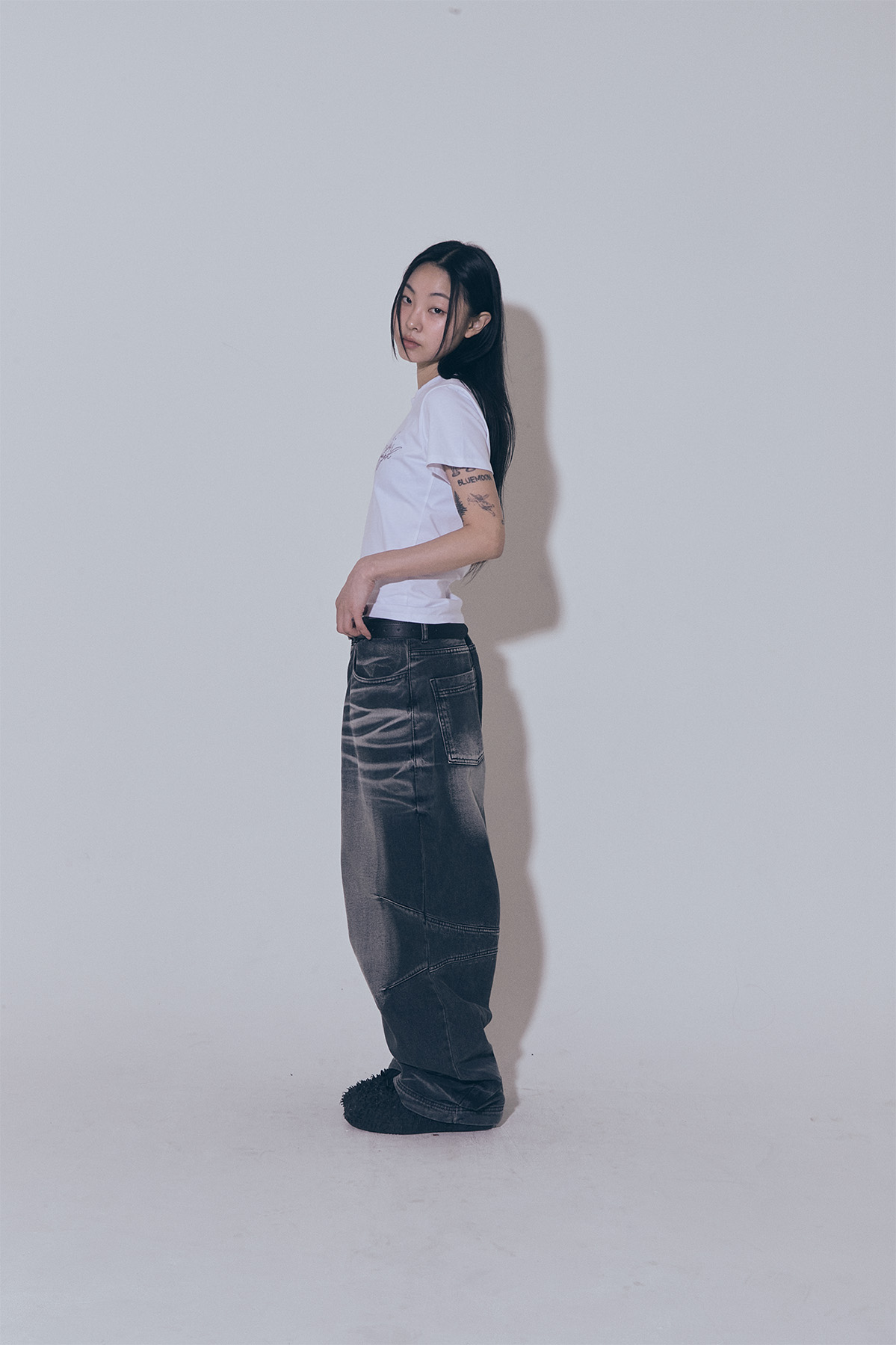 비엘알(BLR) Embossed Wave Washing Wide Denim Pants Blue
