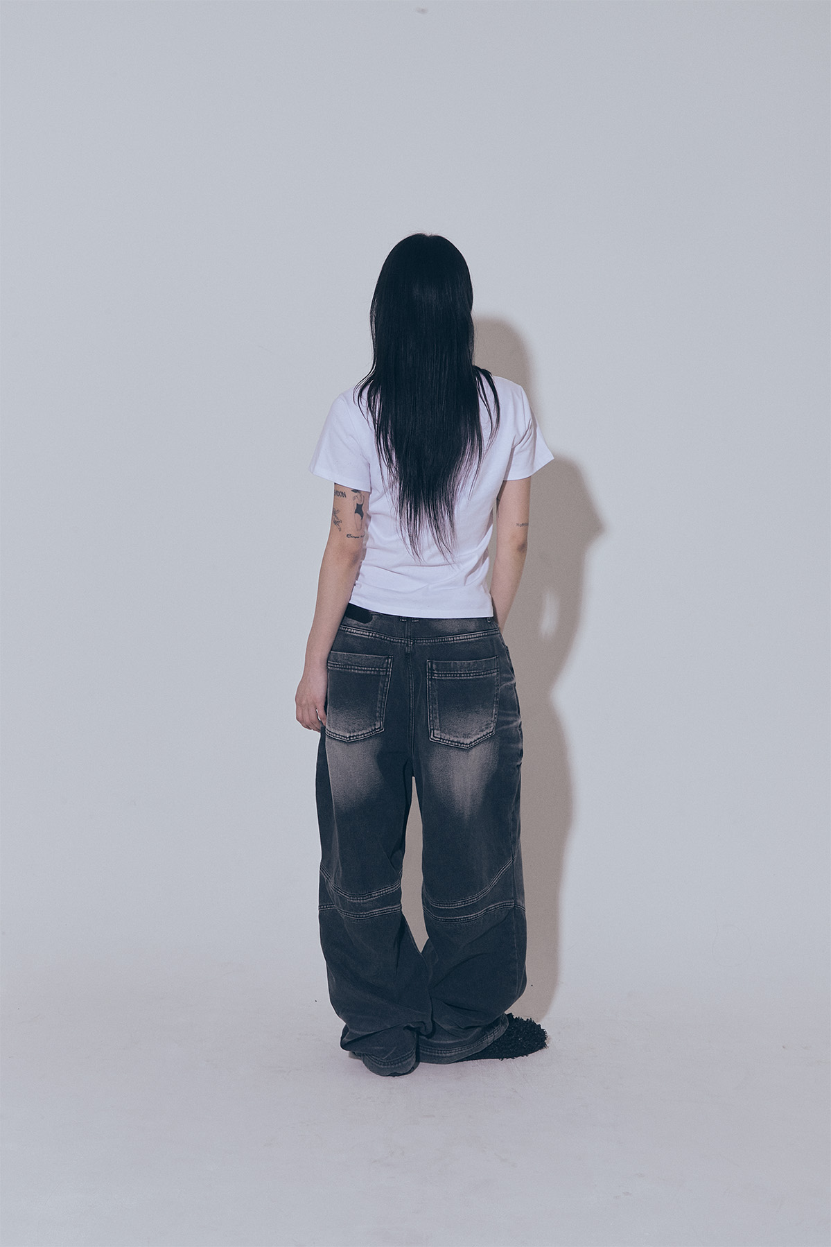 【BLUER】EMBOSSED WAVE WASHING WIDE DENIM PANTS MUSINSA | BLR Embossed Wave Washing Wide Denim Pants Blue