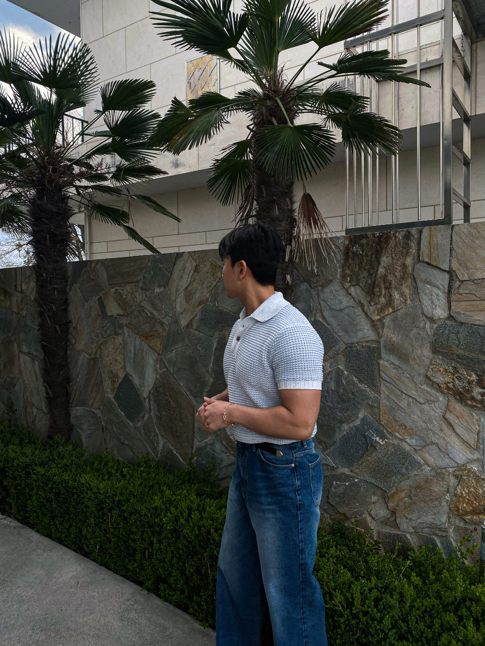 반팔 티셔츠 모델 착용 이미지-S1L79