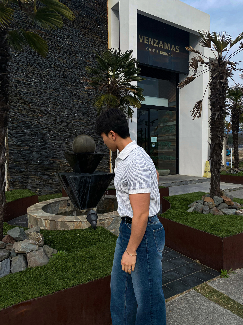 반팔 티셔츠 모델 착용 이미지-S1L74