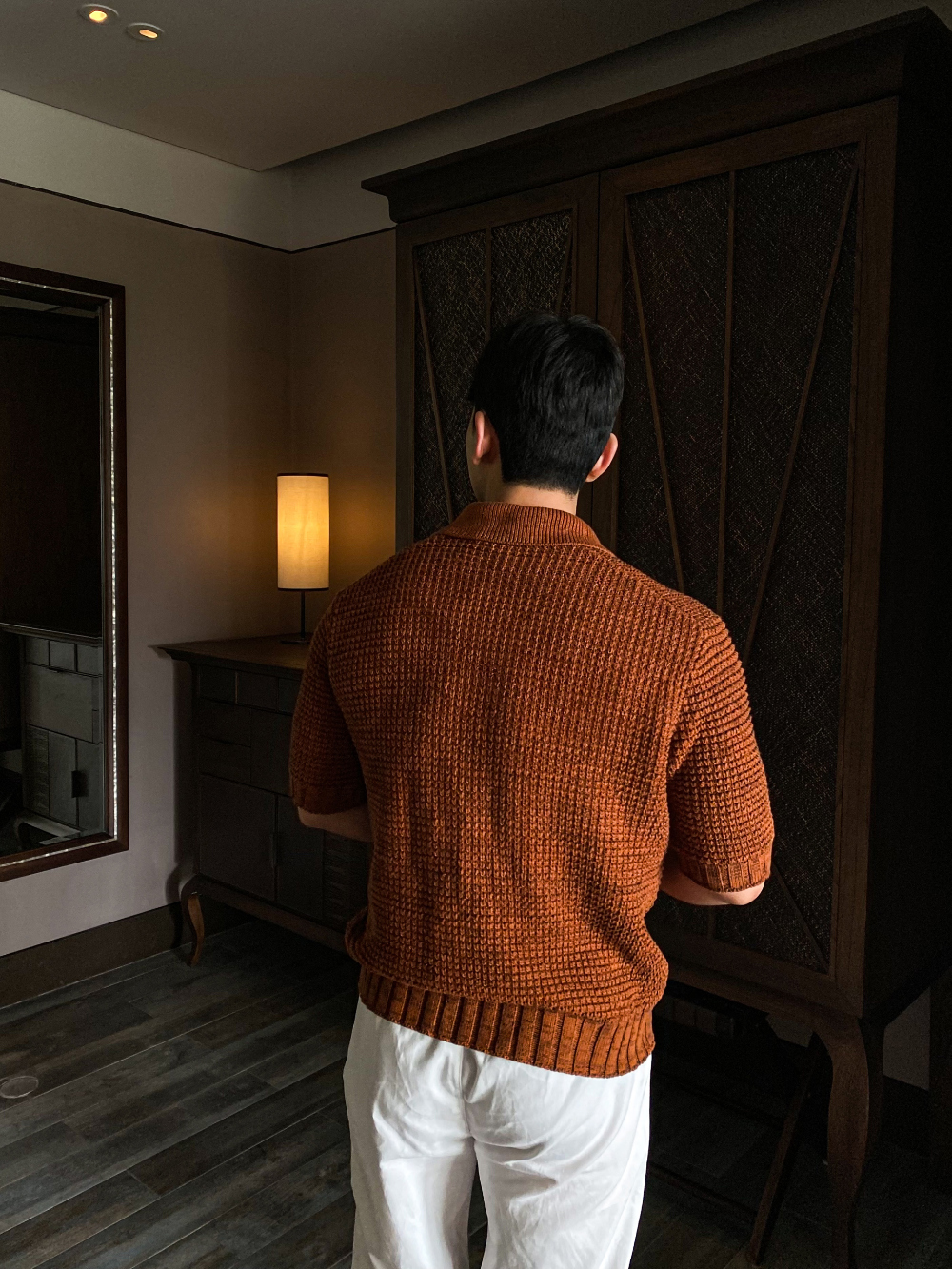 반팔 티셔츠 모델 착용 이미지-S1L64