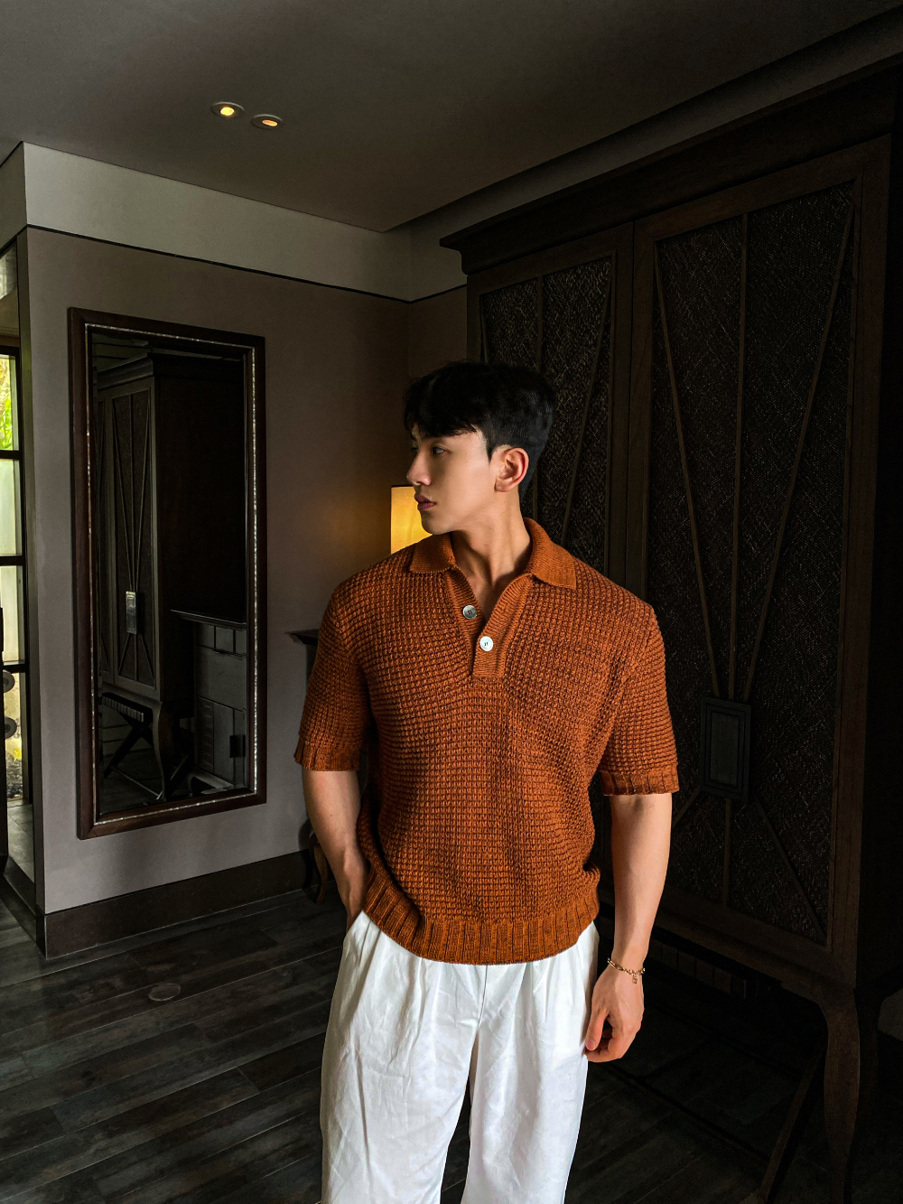 반팔 티셔츠 모델 착용 이미지-S1L66