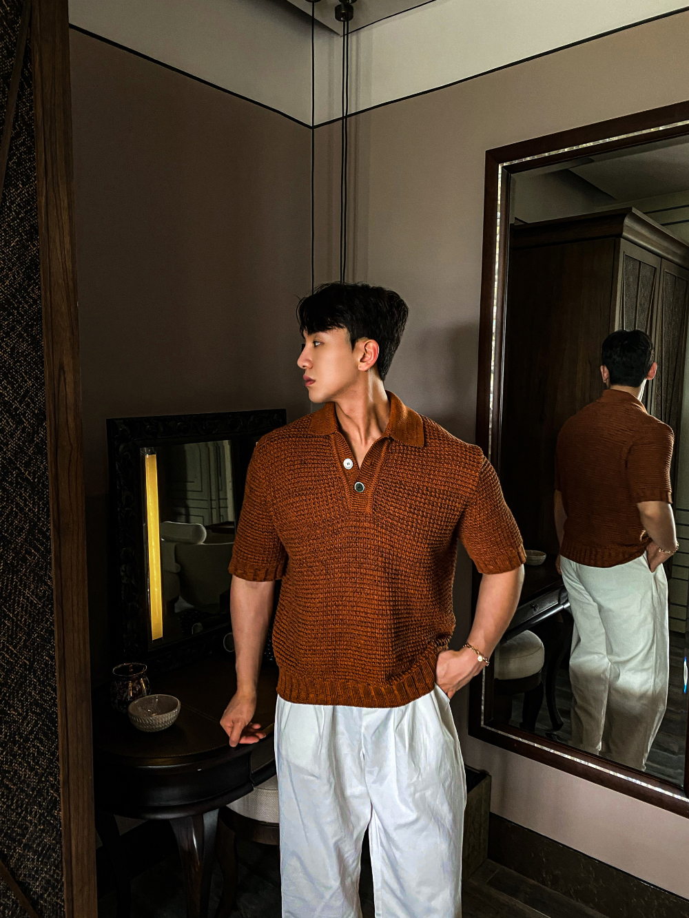 반팔 티셔츠 모델 착용 이미지-S1L58