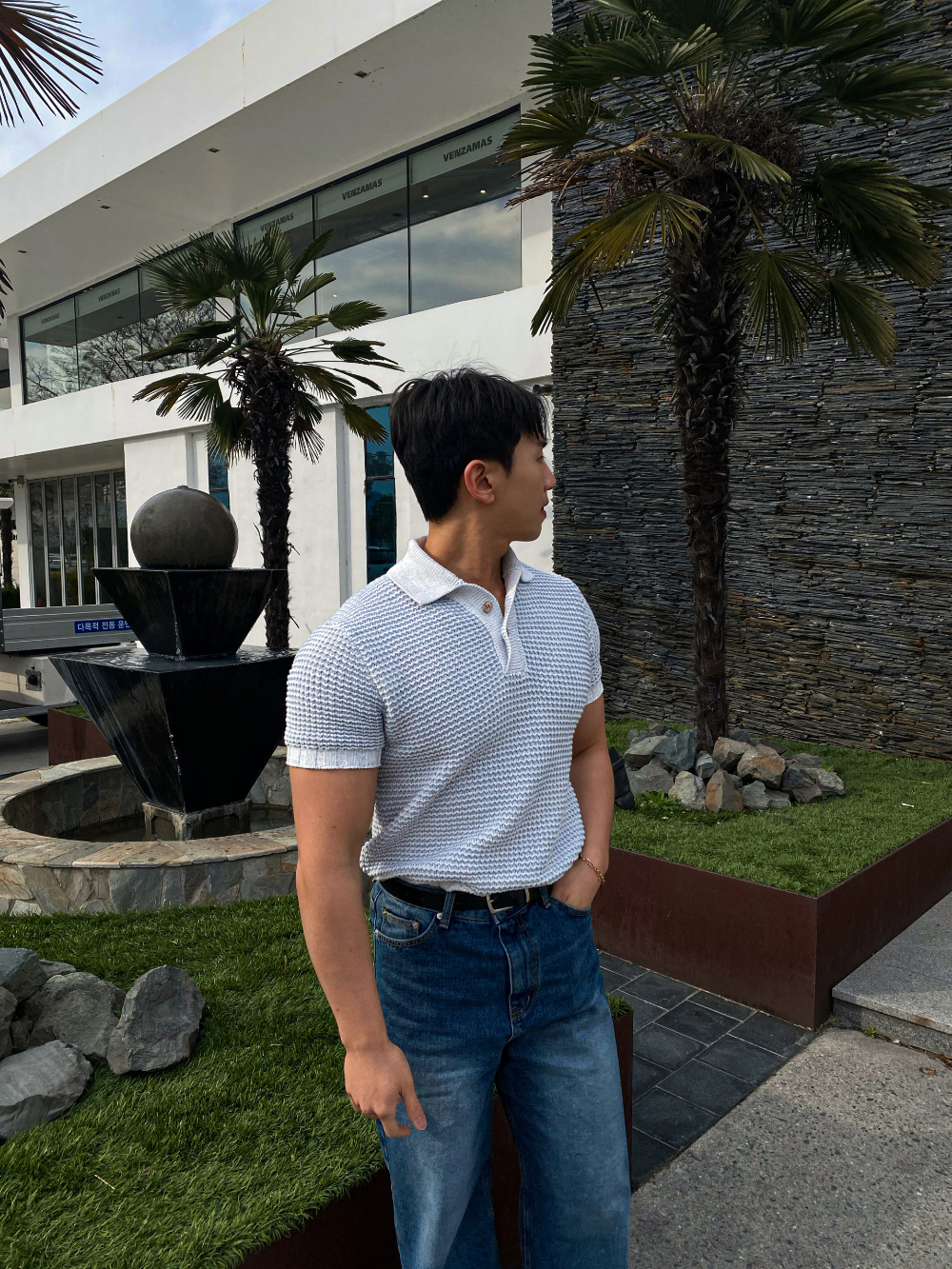 반팔 티셔츠 모델 착용 이미지-S1L87