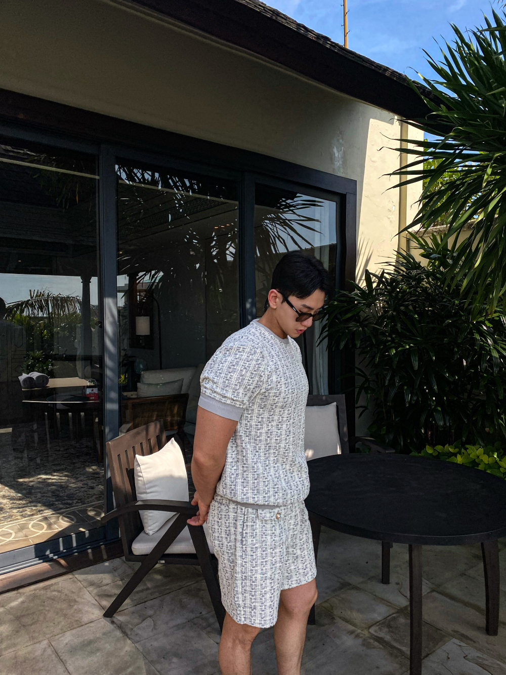 드레스 모델 착용 이미지-S2L11