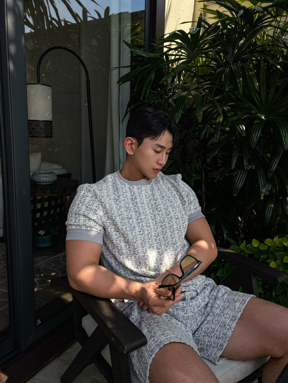 드레스 모델 착용 이미지-S2L7